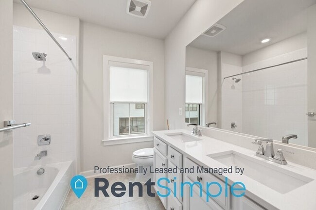 Building Photo - 12883 Sunrise Ridge Aly