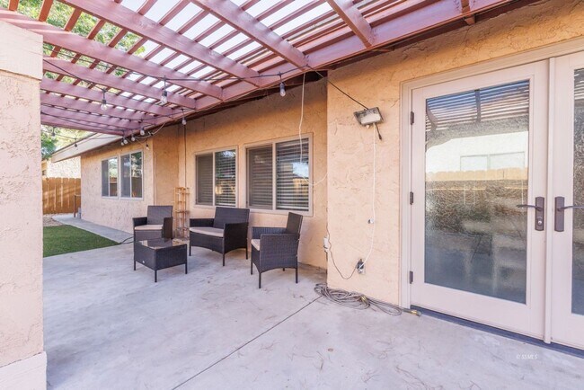 Building Photo - Beautiful home for rent