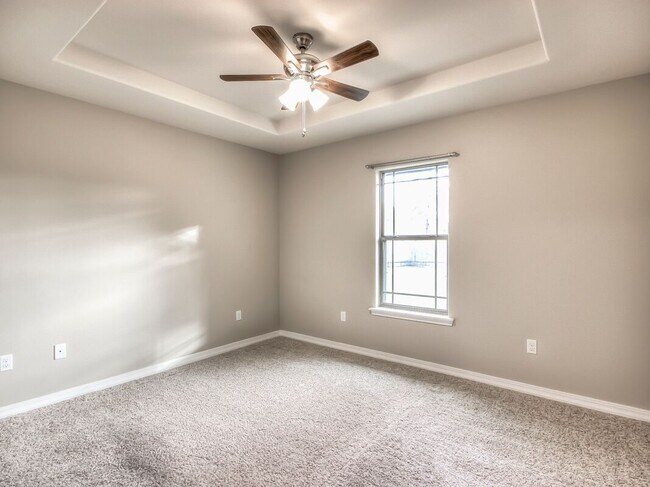 Building Photo - Beautiful home in Southern Oaks***HAUGHTON***