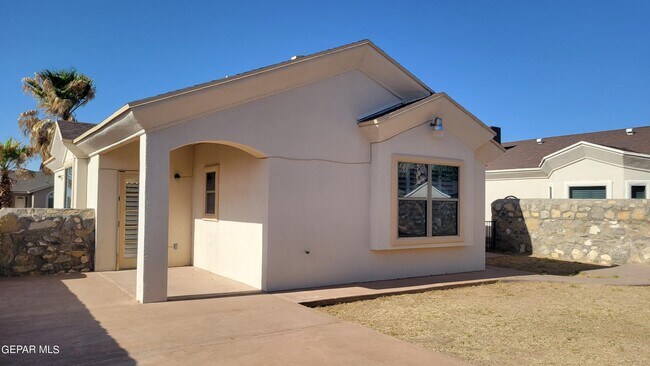 Building Photo - 14281 Gil Reyes Dr