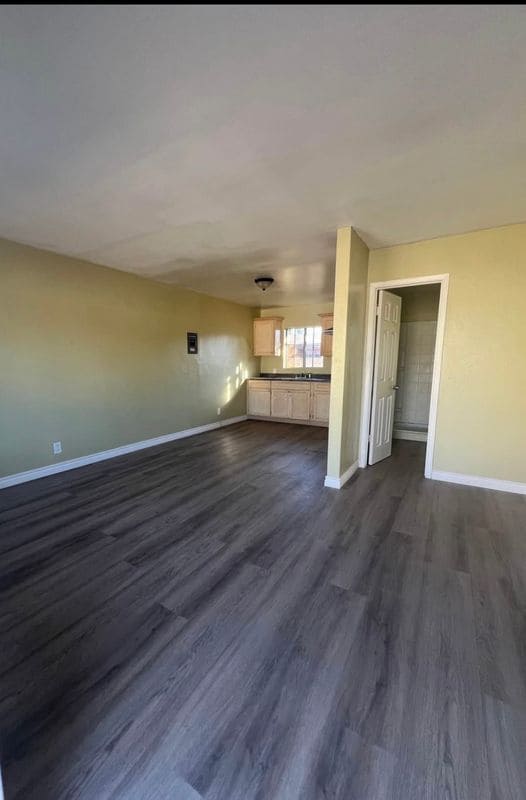 Building Photo - 539 S 5th Ave