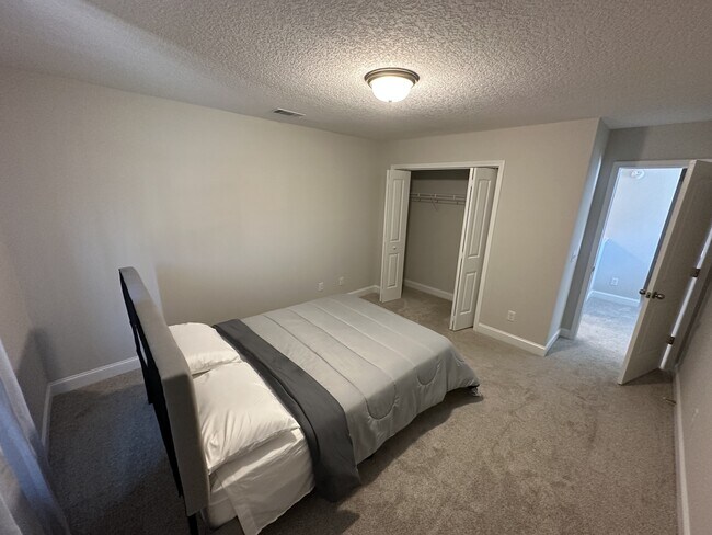 Building Photo - 544 Abode Ave