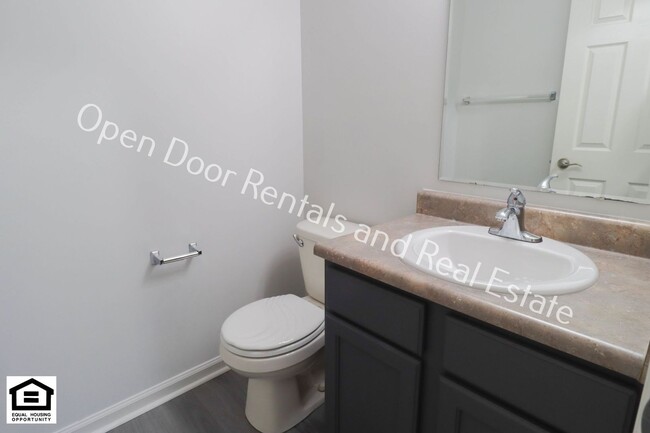 Building Photo - ***$500 off 1st months rent!**** 3 bedroom...
