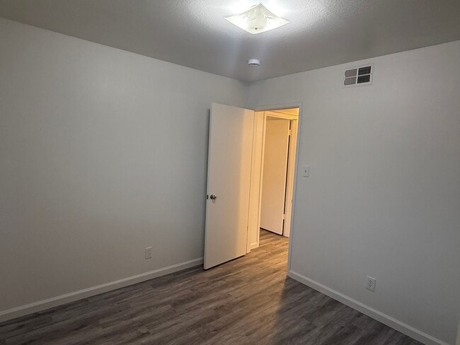 Building Photo - 3251 Santa Clara Ave