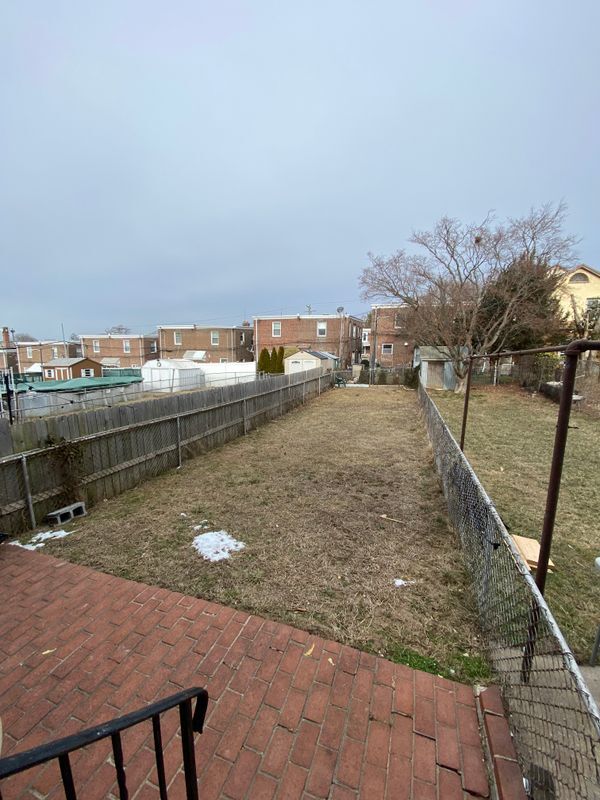 Primary Photo - 474 Kingsley St