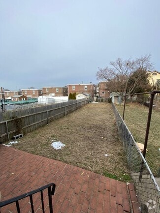 Building Photo - 474 Kingsley St
