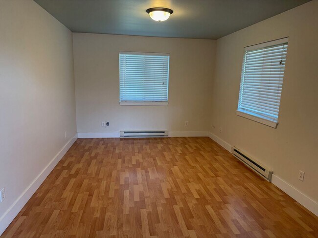 Building Photo - 3 Bedroom 2 Bathroom South of Bozeman!