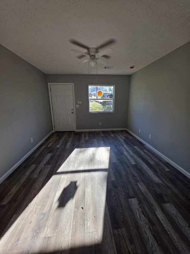 Building Photo - Ragland