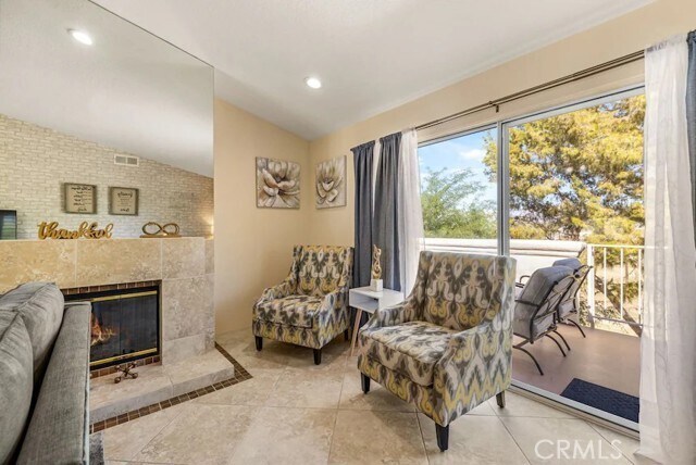Building Photo - 344 Vista Royale Dr