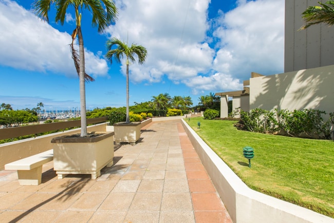 Building Photo - Luxury High-Rise Living with Panoramic Ocean Views at Yacht Harbor Towers