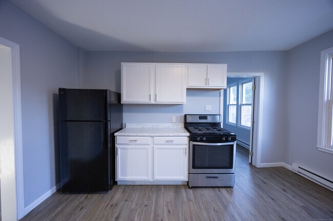 Building Photo - 127 Lawlor St