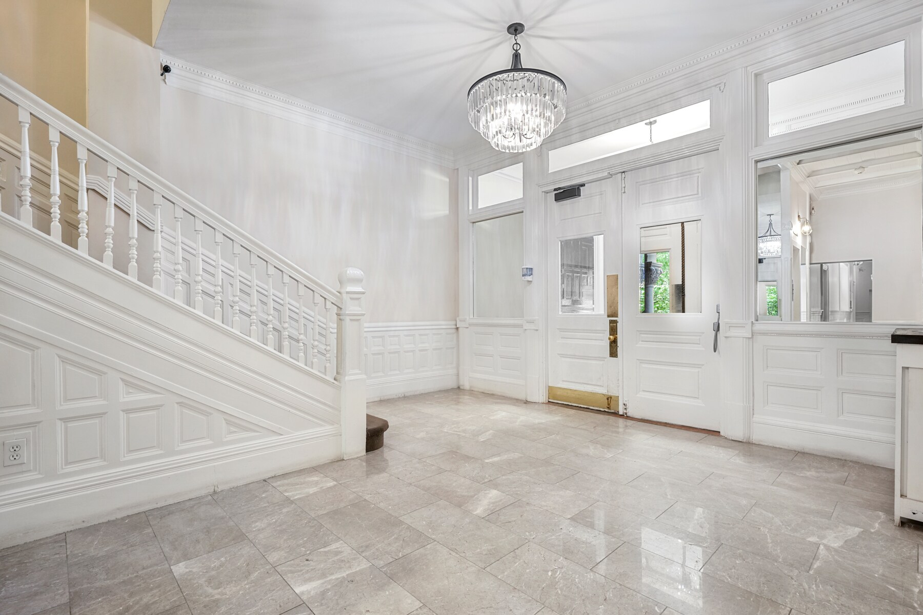 Exquisite foyer - 290 Commonwealth Ave