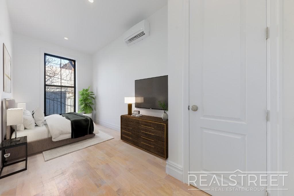 Building Photo - NO FEE! NEW 3 BED floor-thru in Bed Stuy Brownstone + in unit W/D!