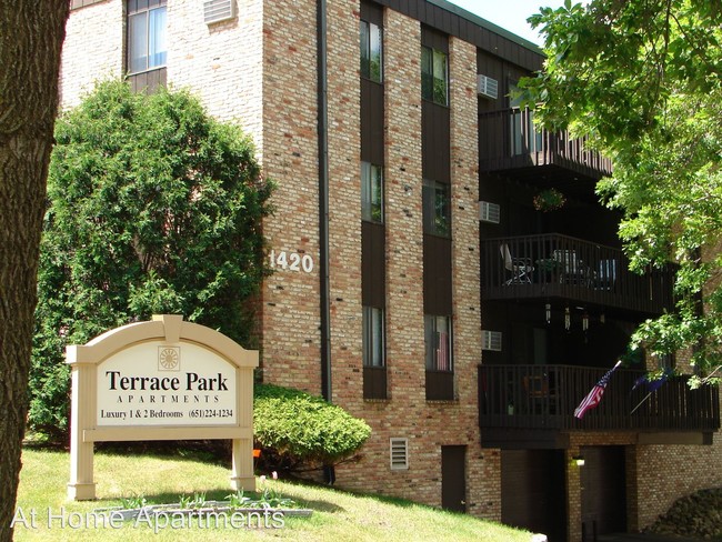 Primary Photo - 1420 Terrace Dr