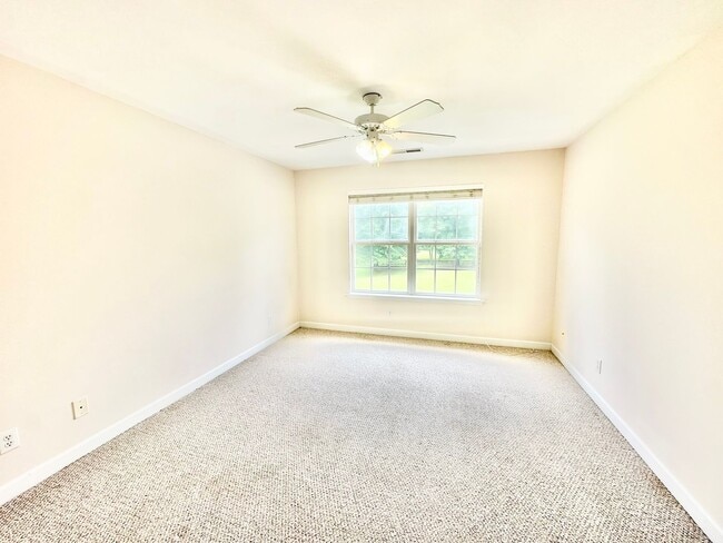 Building Photo - 3639 Hamilton Rd