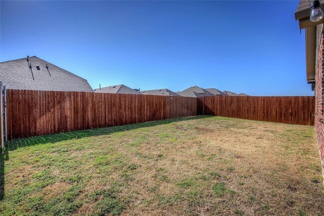 Building Photo - 3916 Ford Dr