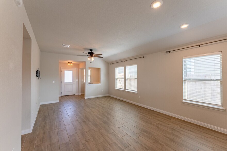 Building Photo - 8209 McKamy Dr