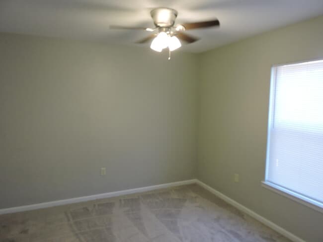 Building Photo - 103 Hampton Dr