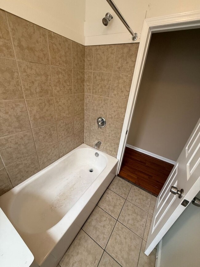 Building Photo - Reasonably priced three bedroom in West Ph...