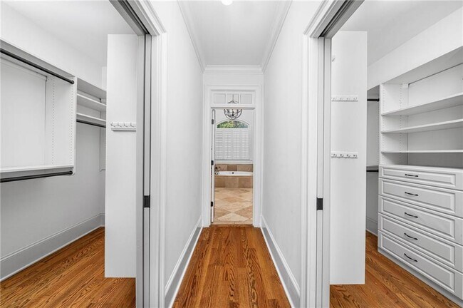 Building Photo - 4715 Westfield Dr NE