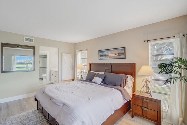 Building Photo - 13719 Via Aurora