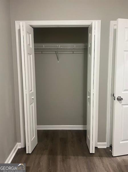 Building Photo - 1996 Chestnut Log Dr