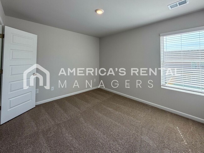 Building Photo - 96 River Grass Dr