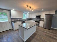 Building Photo - 1654 Quaker Valley Rd