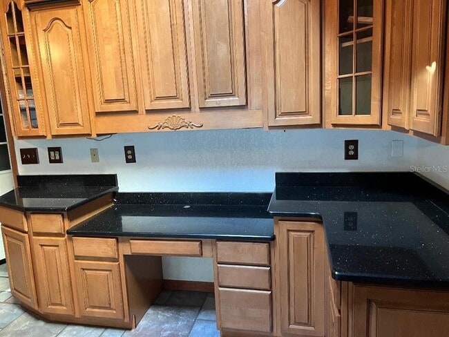 Building Photo - 200 Arbor Dr W