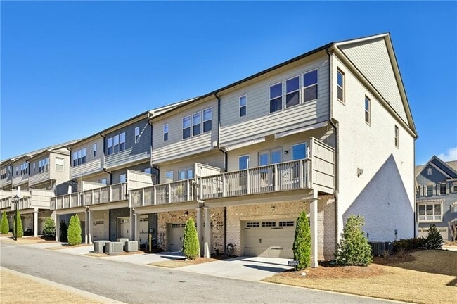 Building Photo - 2436 Skyland Way NE