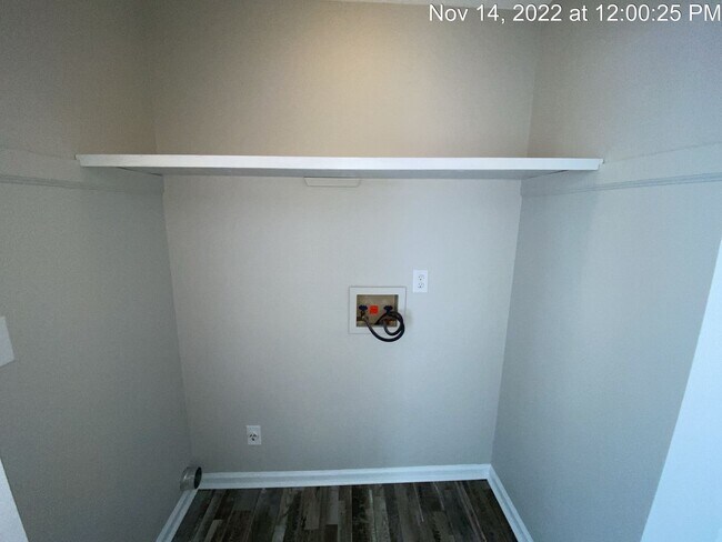 Building Photo - 640 Sugaridge Ln