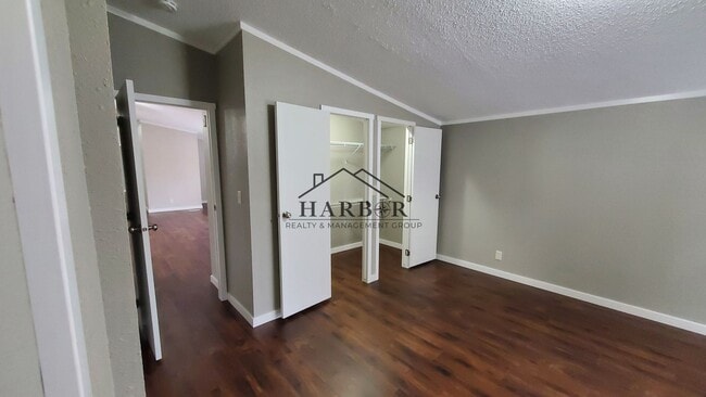 Building Photo - 23 Andreasen Dr