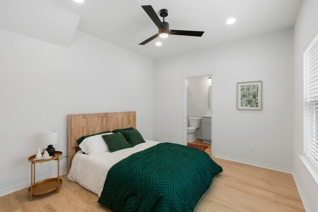 Building Photo - 307 Sterling St