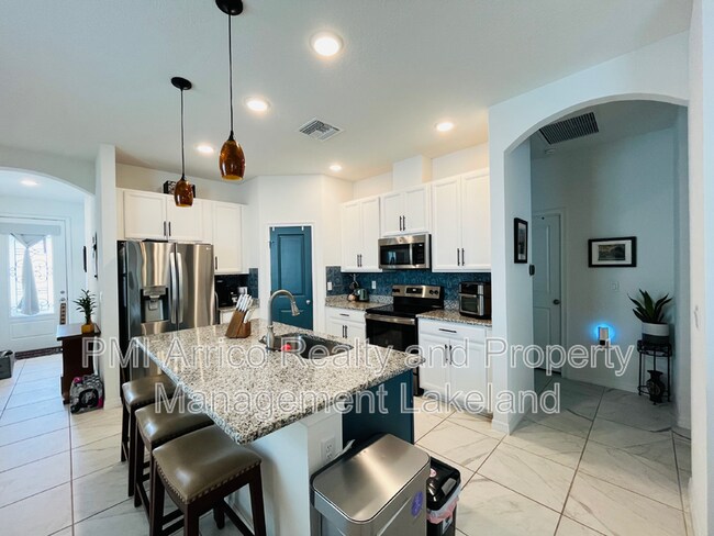 Building Photo - 6264 Great Bear Dr