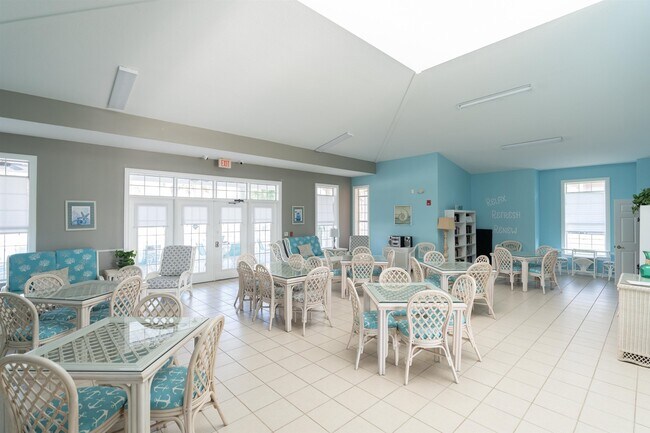 Building Photo - 225 Atlantis Cir