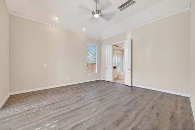 Building Photo - 5803 Grandwood Ln