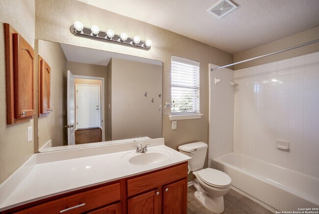 Building Photo - 2629 Hansel Heights