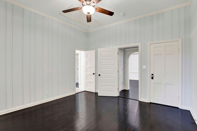 Building Photo - Thomas Square Home