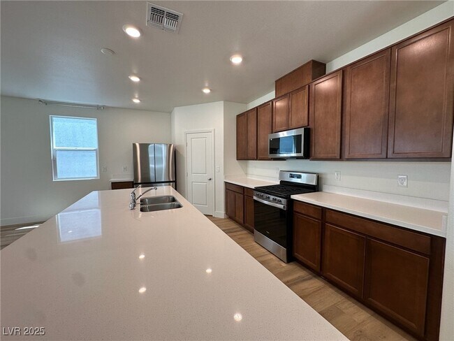 Building Photo - 6988 Sylmar Ave