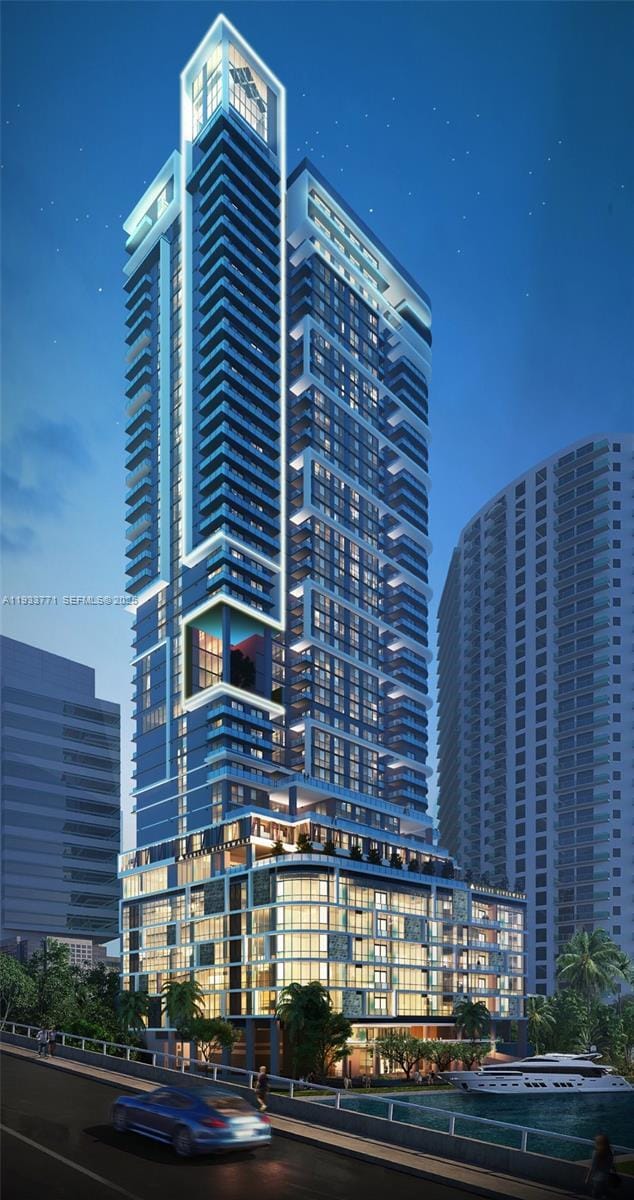 Building Photo - 333 N New River Dr E