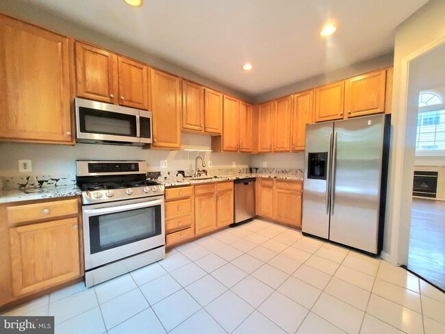 Building Photo - 6030 Lincolnia Rd