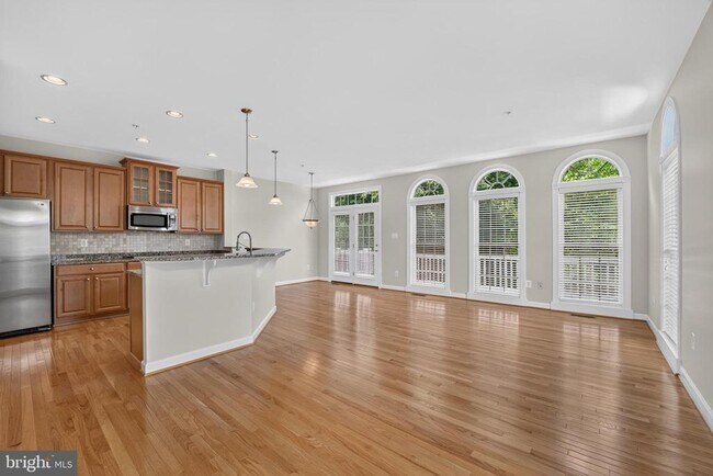 Building Photo - 30 Sharpstead Ln