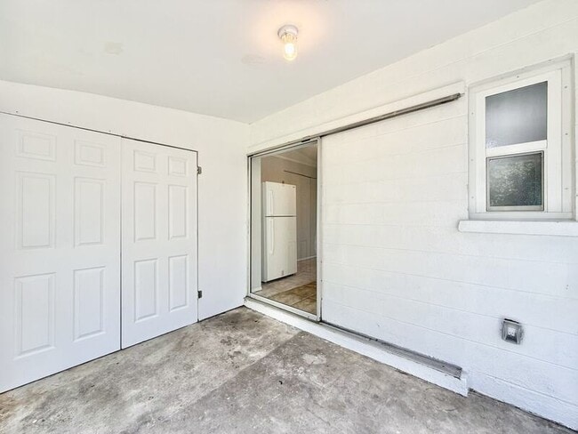 Building Photo - 605 64th Ave W