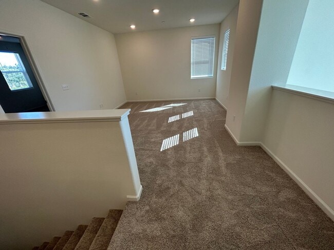 Building Photo - Beautiful Newer 4 Bedroom Home in Aspen-Sequoia Trails with Solar!