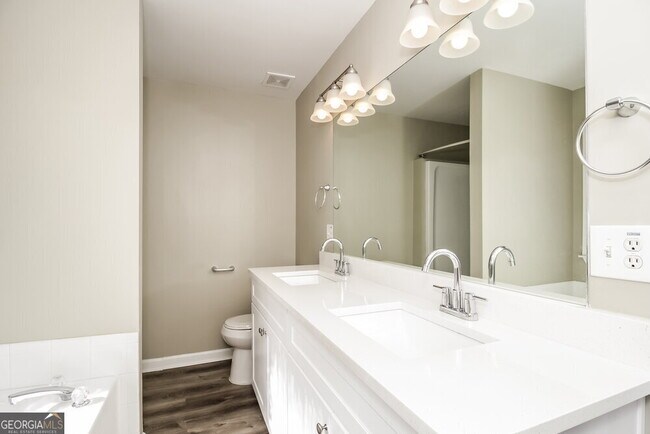 Building Photo - 33 Clearview Dr