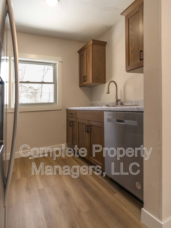 Building Photo - 821 Jefferson Ave