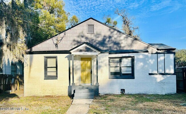 Primary Photo - 7537 Oakwood St