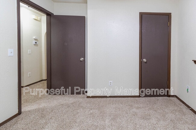 Building Photo - 9317 N Sherwell Dr