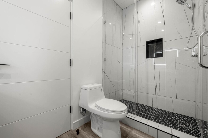 Building Photo - 1920 S Sherbourne Dr