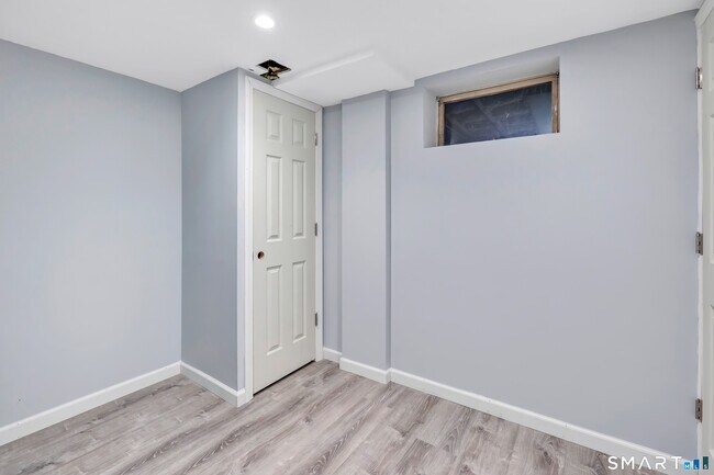 Building Photo - 61 Wakeley St